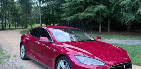 Tesla Model S 2015