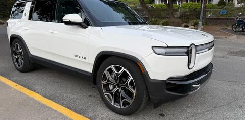Rivian R1S 2025