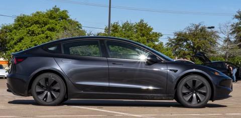 Tesla Model 3 2024