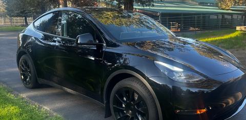 Tesla Model Y 2024