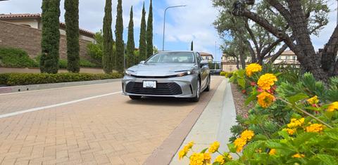 Toyota Camry Hybrid 2025