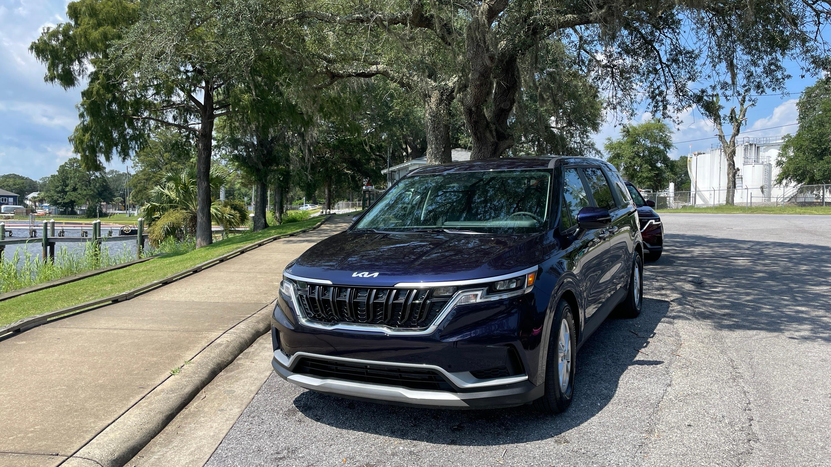 Kia Carnival 2023 in Fayetteville, NC