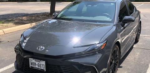 Toyota Camry Hybrid 2025