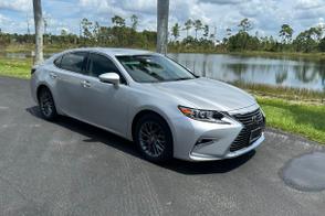 Lexus ES car