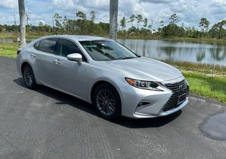 Lexus ES car