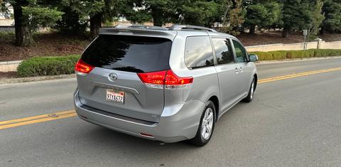 Toyota Sienna 2013