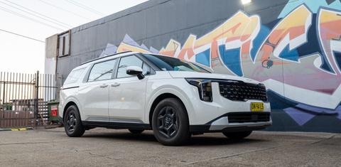 Kia CARNIVAL 2025