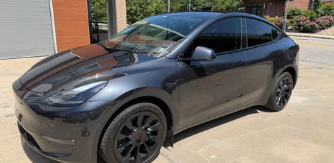 Tesla Model Y 2025
