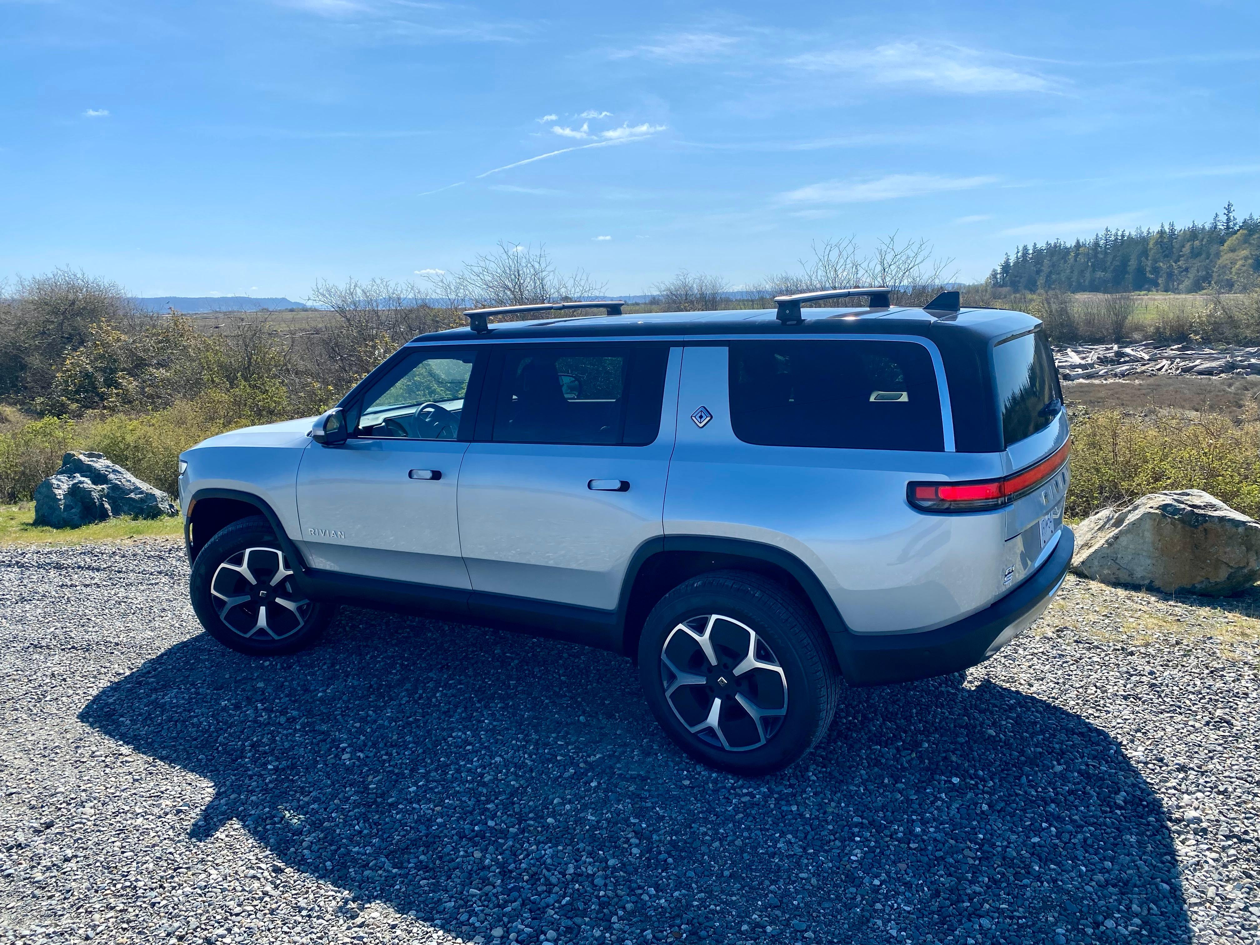 Rivian R1S 2024 in Vancouver, BC