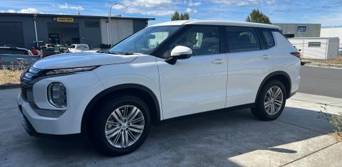 Mitsubishi OUTLANDER 2023
