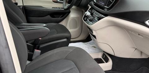 Chrysler Voyager 2022