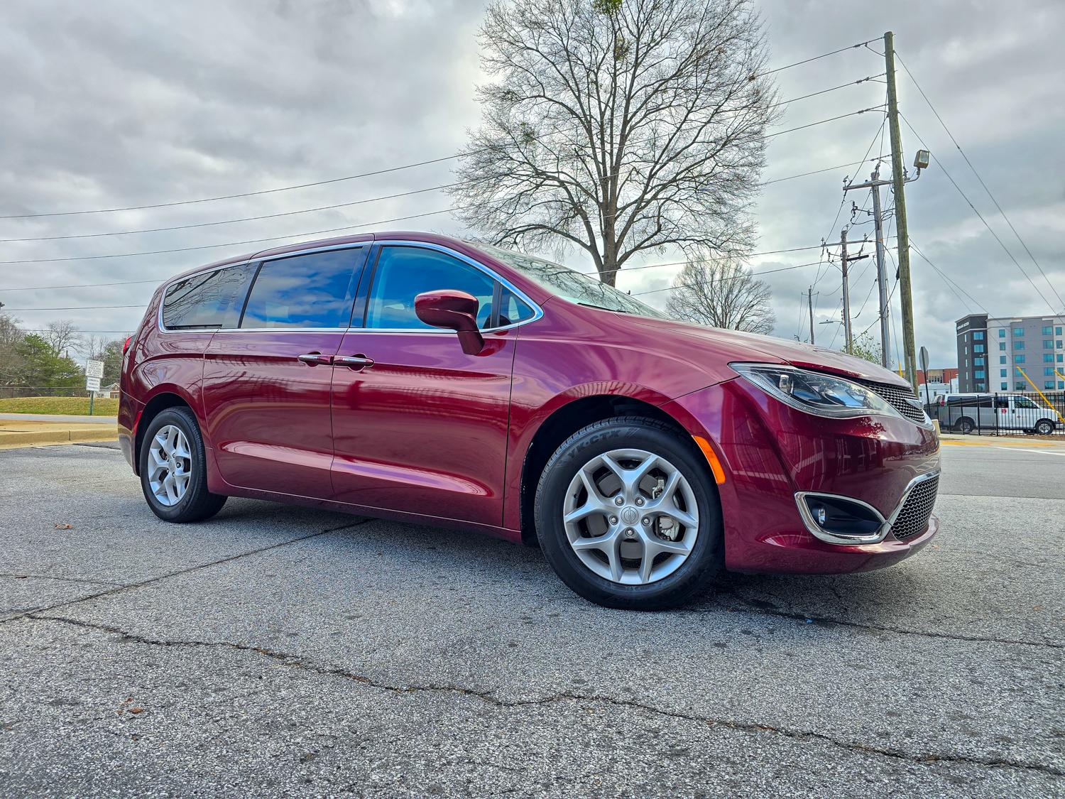 Chrysler Pacifica 2018 in Hapeville, GA