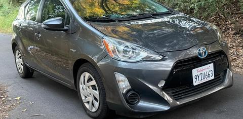 Toyota Prius c 2015