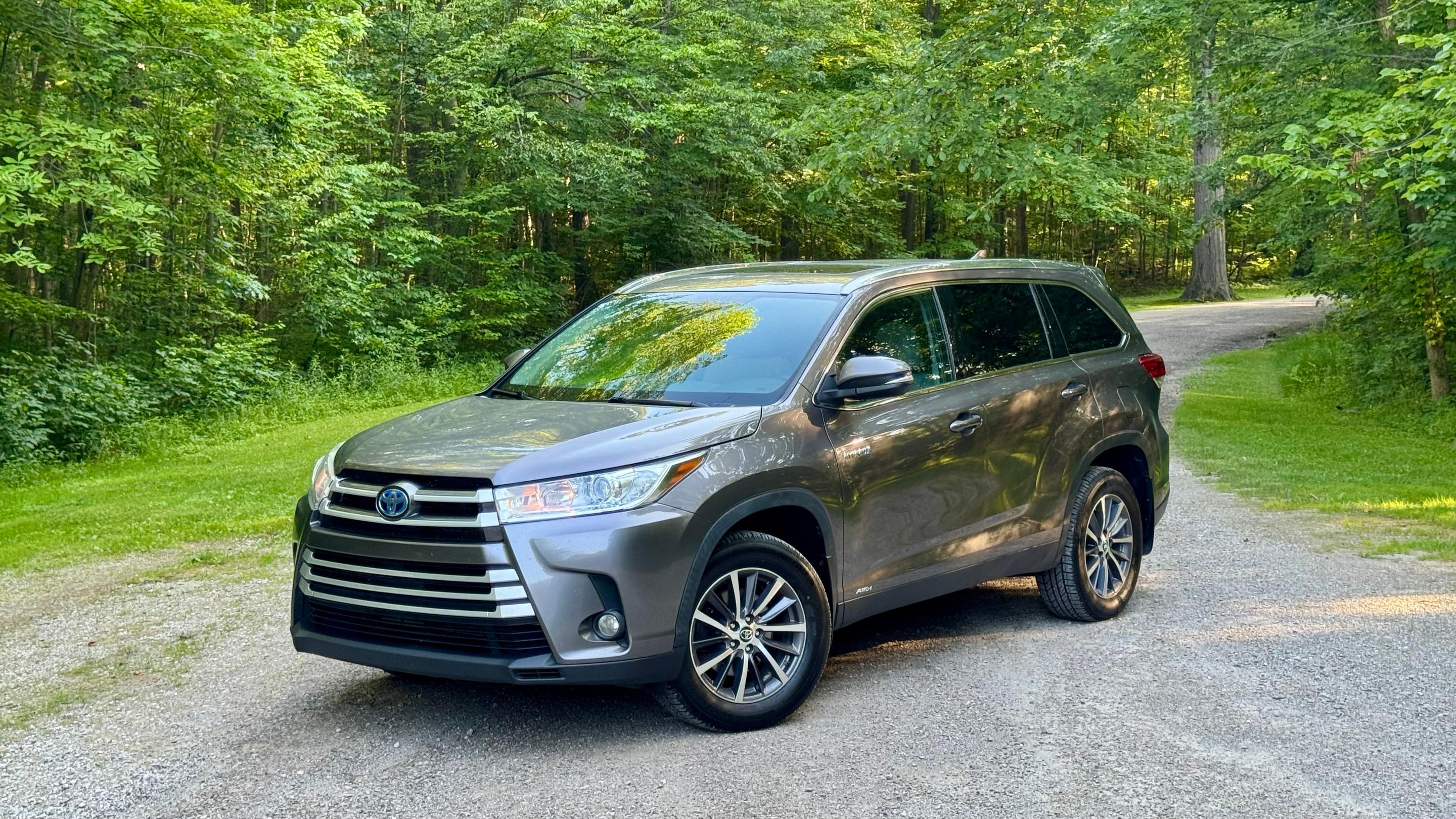 Toyota Highlander Hybrid 2019 in North Royalton, OH