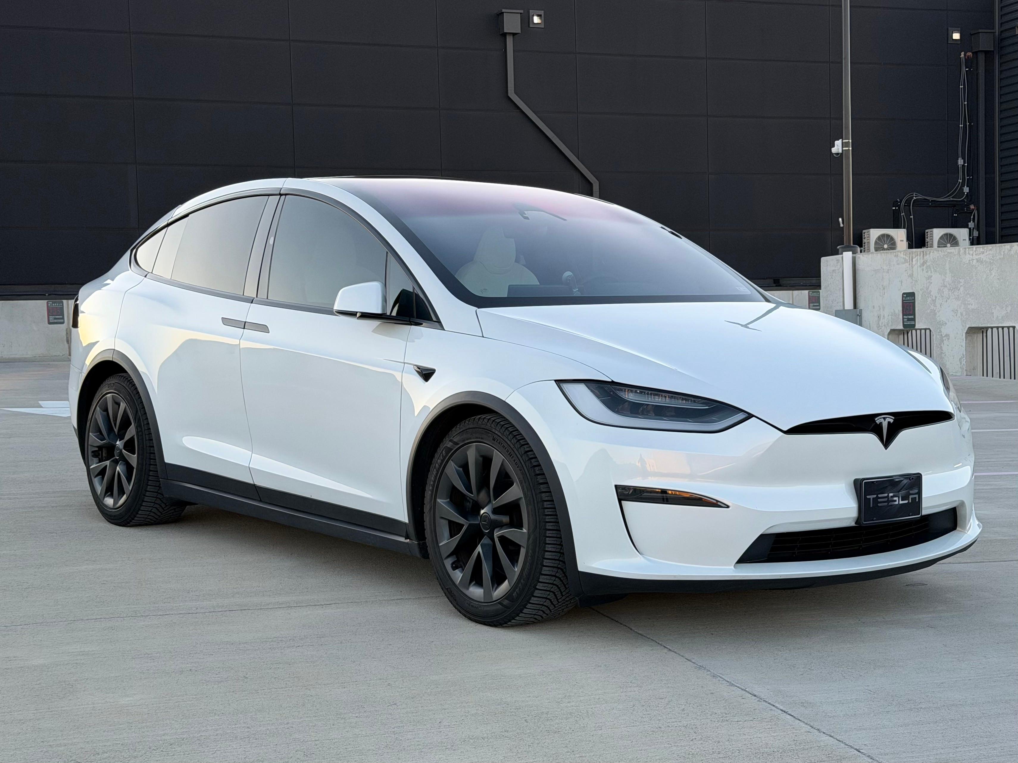 Tesla Model X 2023 in Columbus, OH
