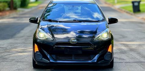 Toyota Prius c 2016