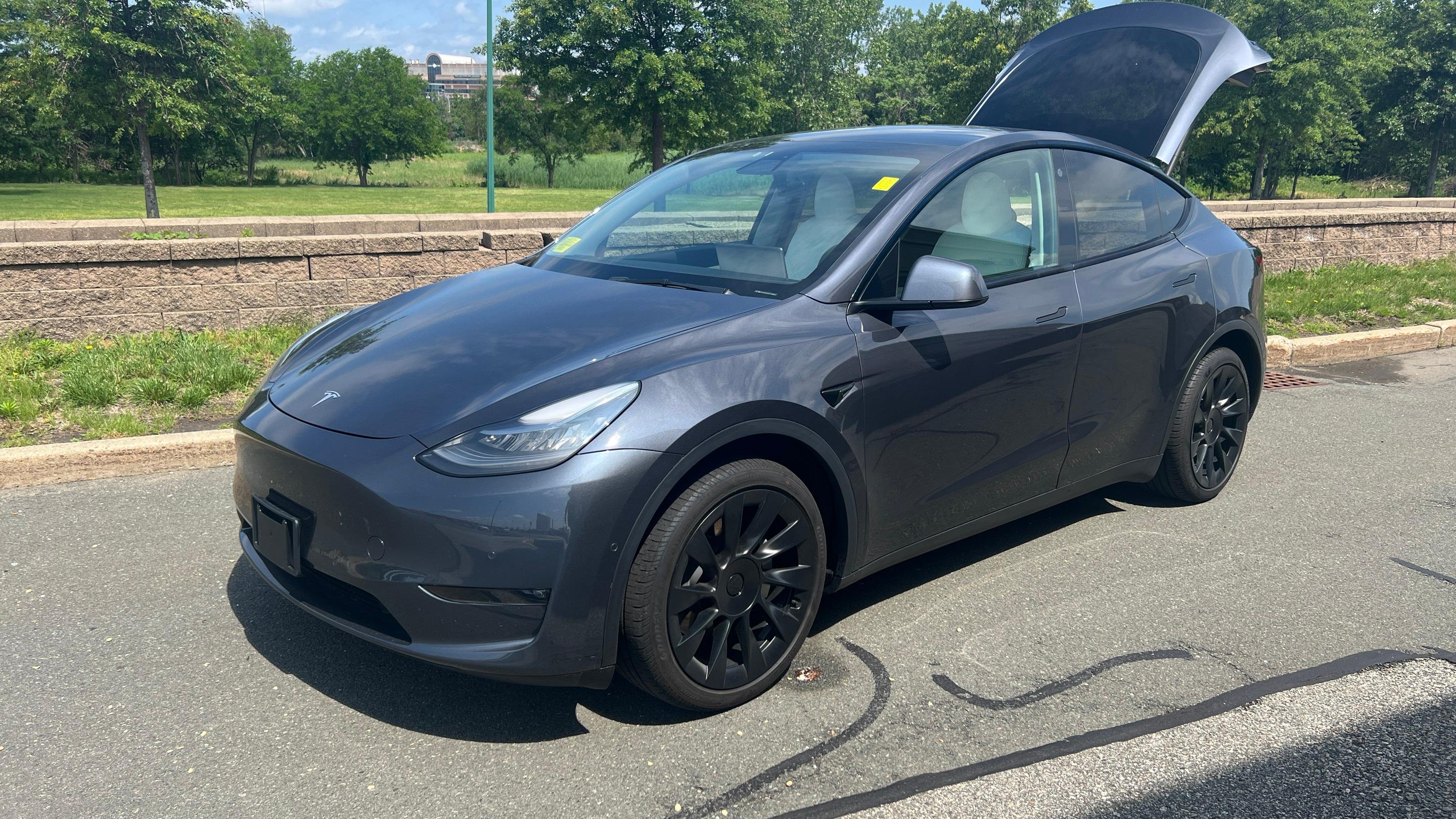 Tesla Model Y 2021 in Saugus, MA