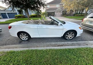Chrysler 200 car