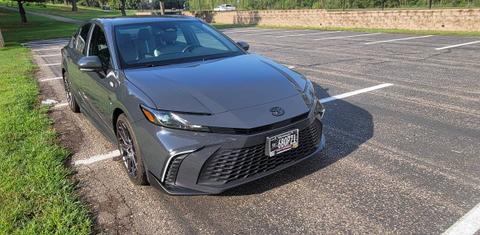 Toyota Camry Hybrid 2025
