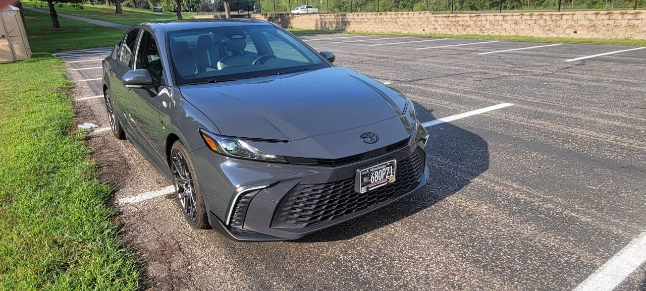 Toyota Camry Hybrid 2025 in Apple Valley, MN