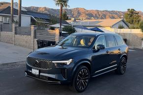 Volvo XC90 Plug-In Hybrid 2026 in Burbank