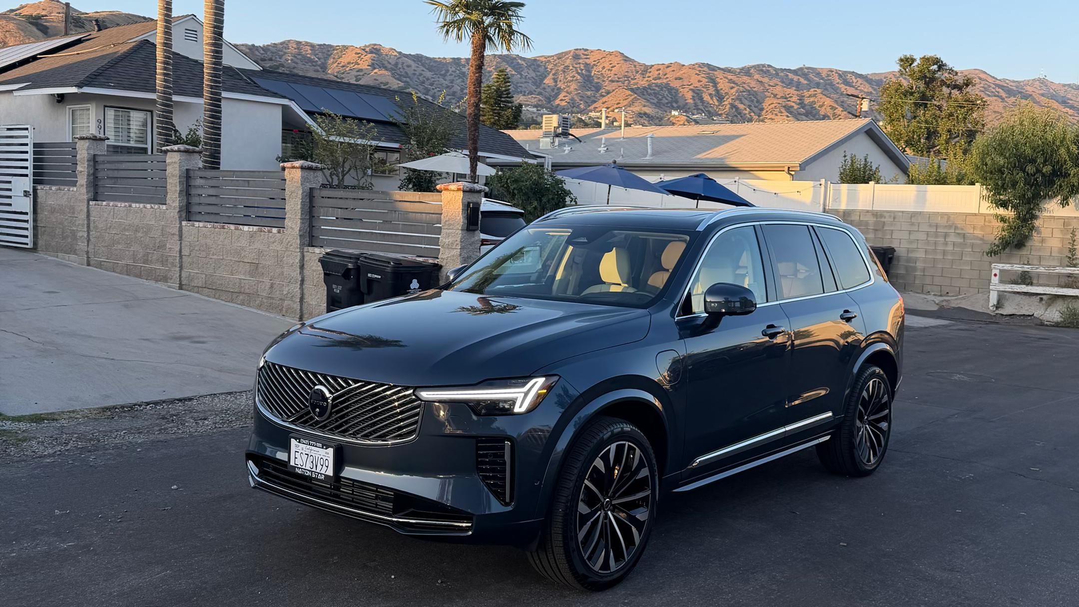 Volvo XC90 Plug-In Hybrid 2026 in Burbank, CA
