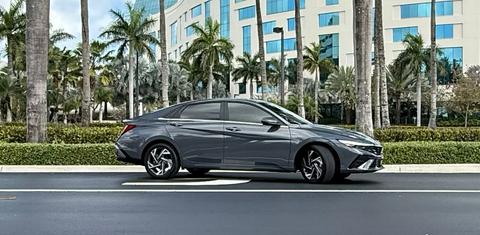 Hyundai Elantra 2024
