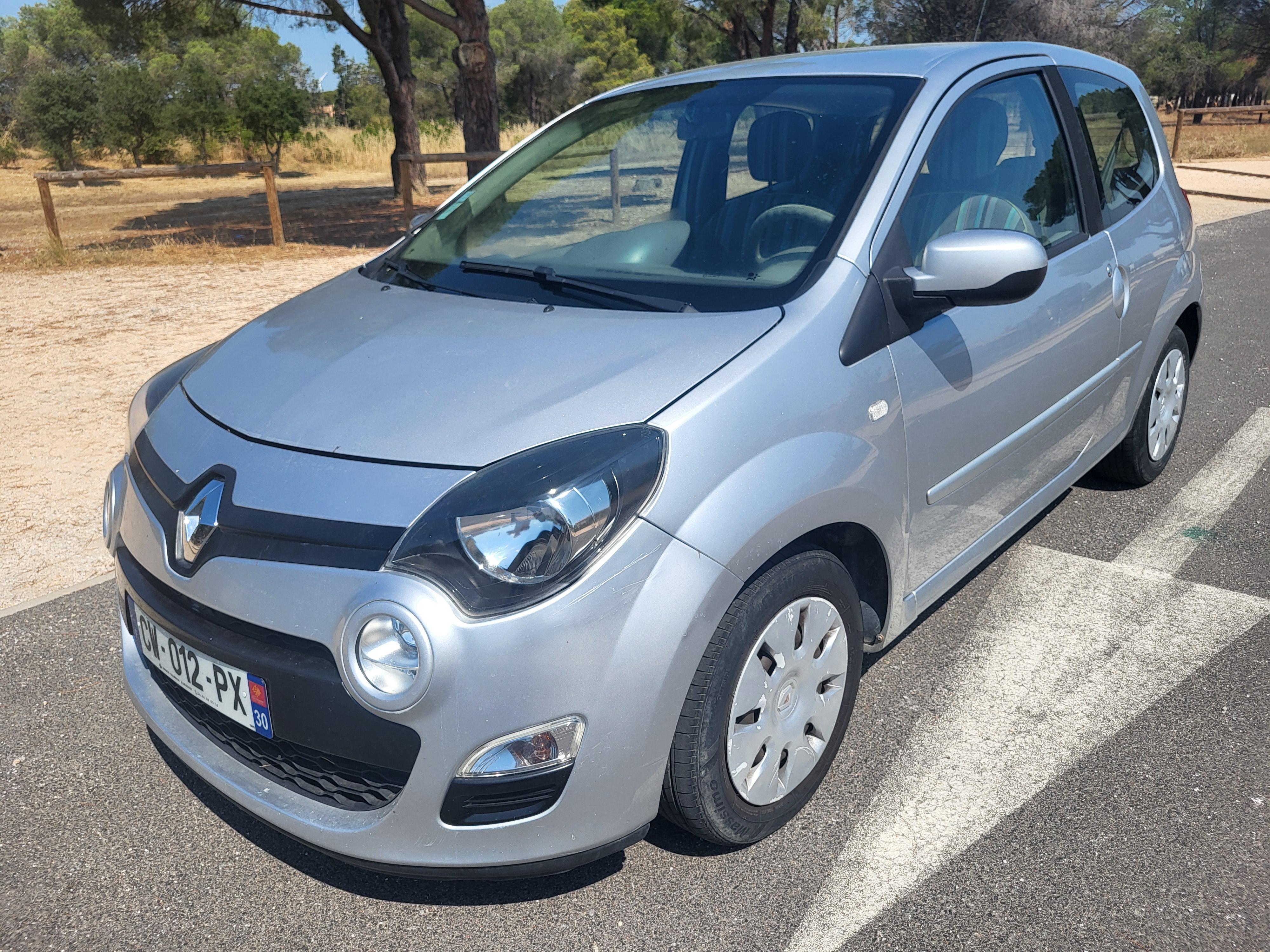 Renault TWINGO II 2013 in Saint-Estève
