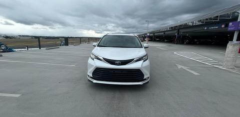 Toyota Sienna 2023