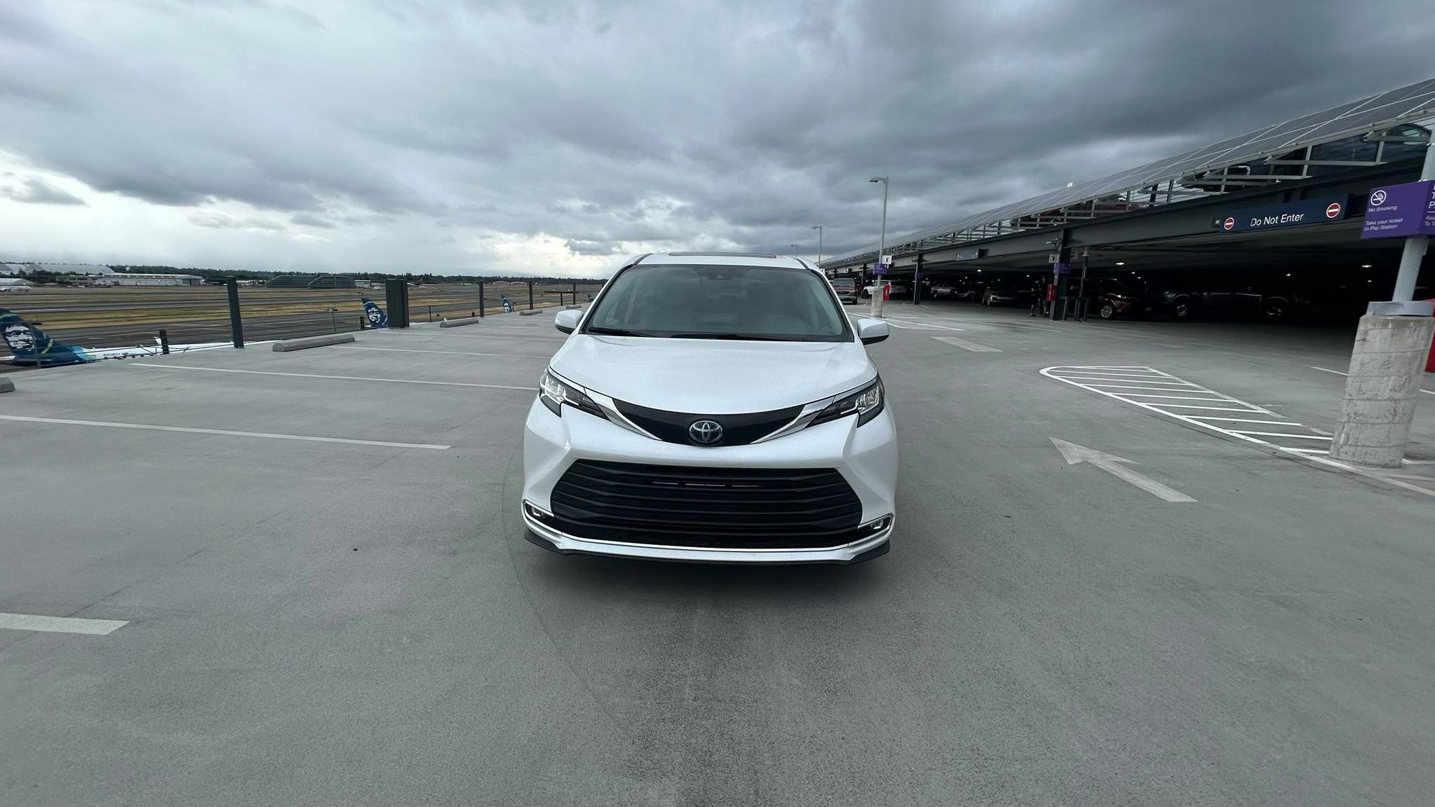 Toyota Sienna 2023 in Anaheim, CA