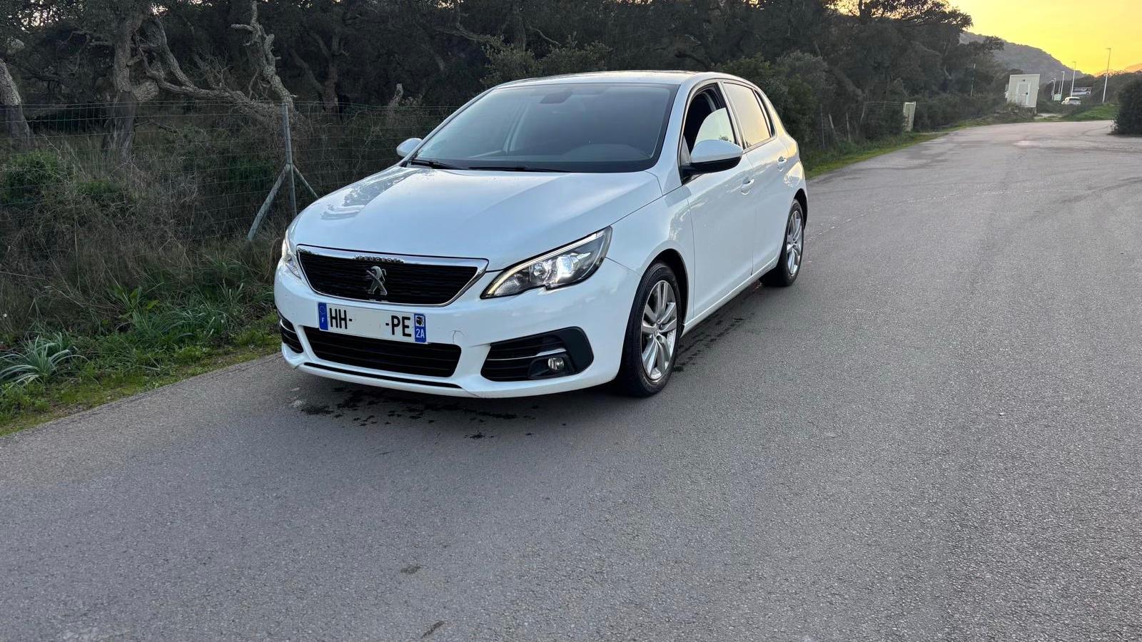 Peugeot 308 BUSINESS 2018 in Figari