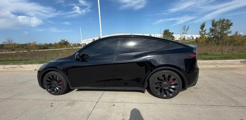 Tesla Model Y 2025