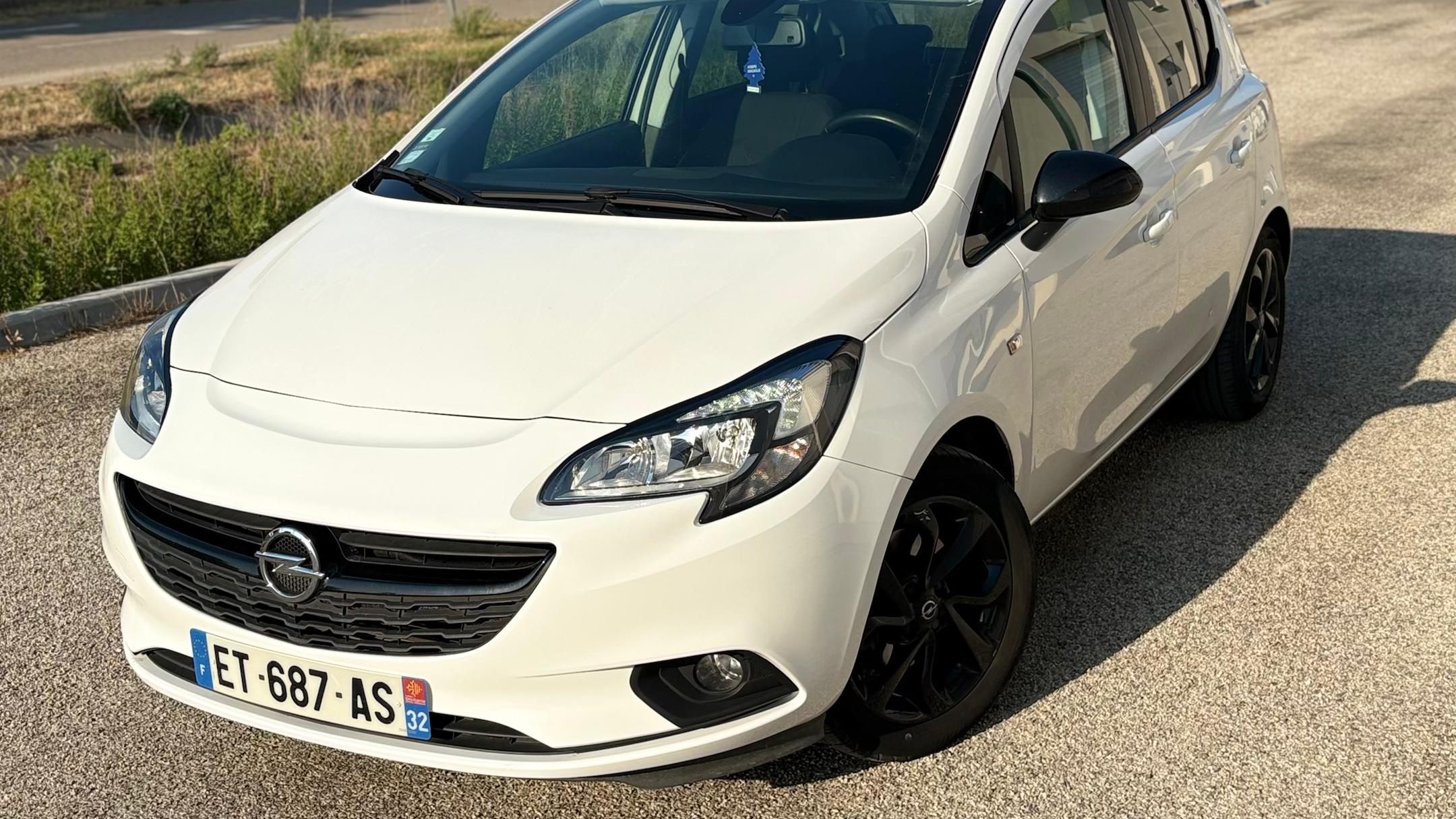 Opel CORSA 2017 à Tarascon
