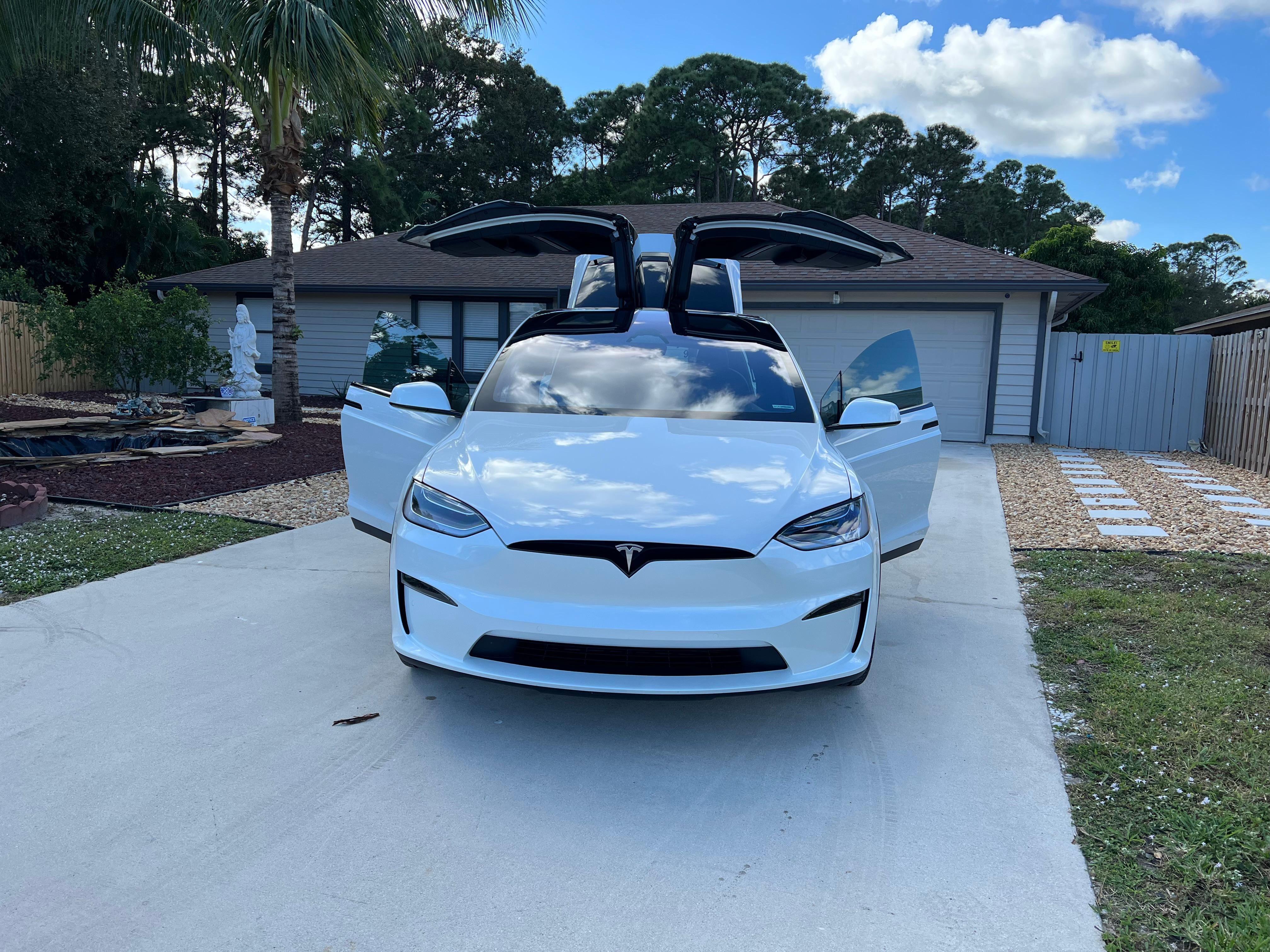 Tesla Model X 2023 in Lake Worth, FL