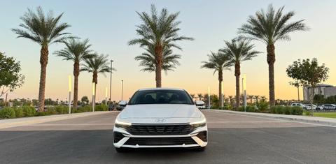 Hyundai Elantra 2024