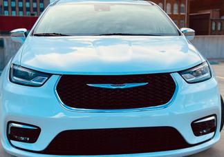 Chrysler Pacifica car