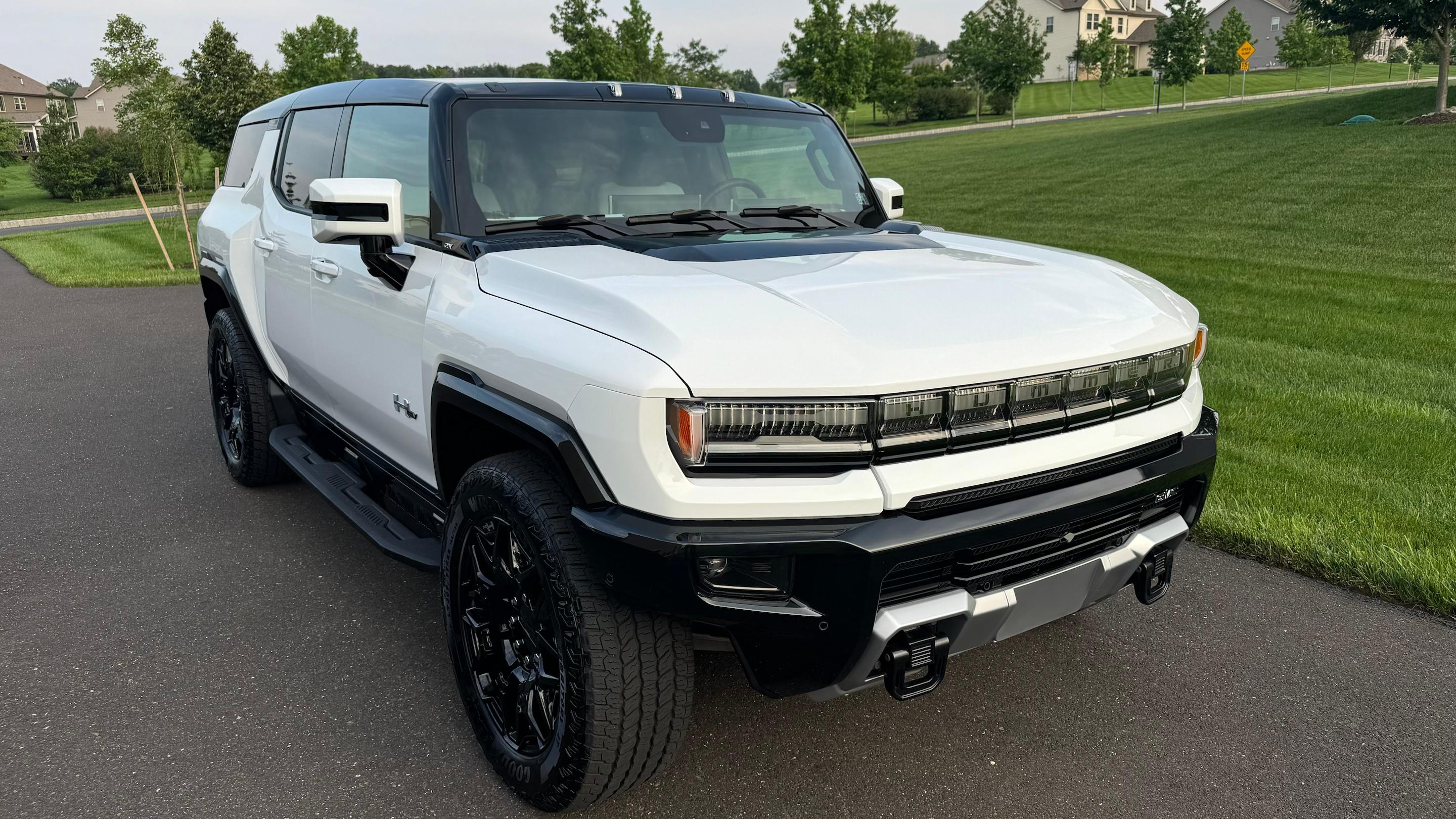 GMC HUMMER EV SUV 2025 in 