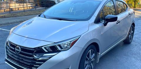 Nissan Versa 2024