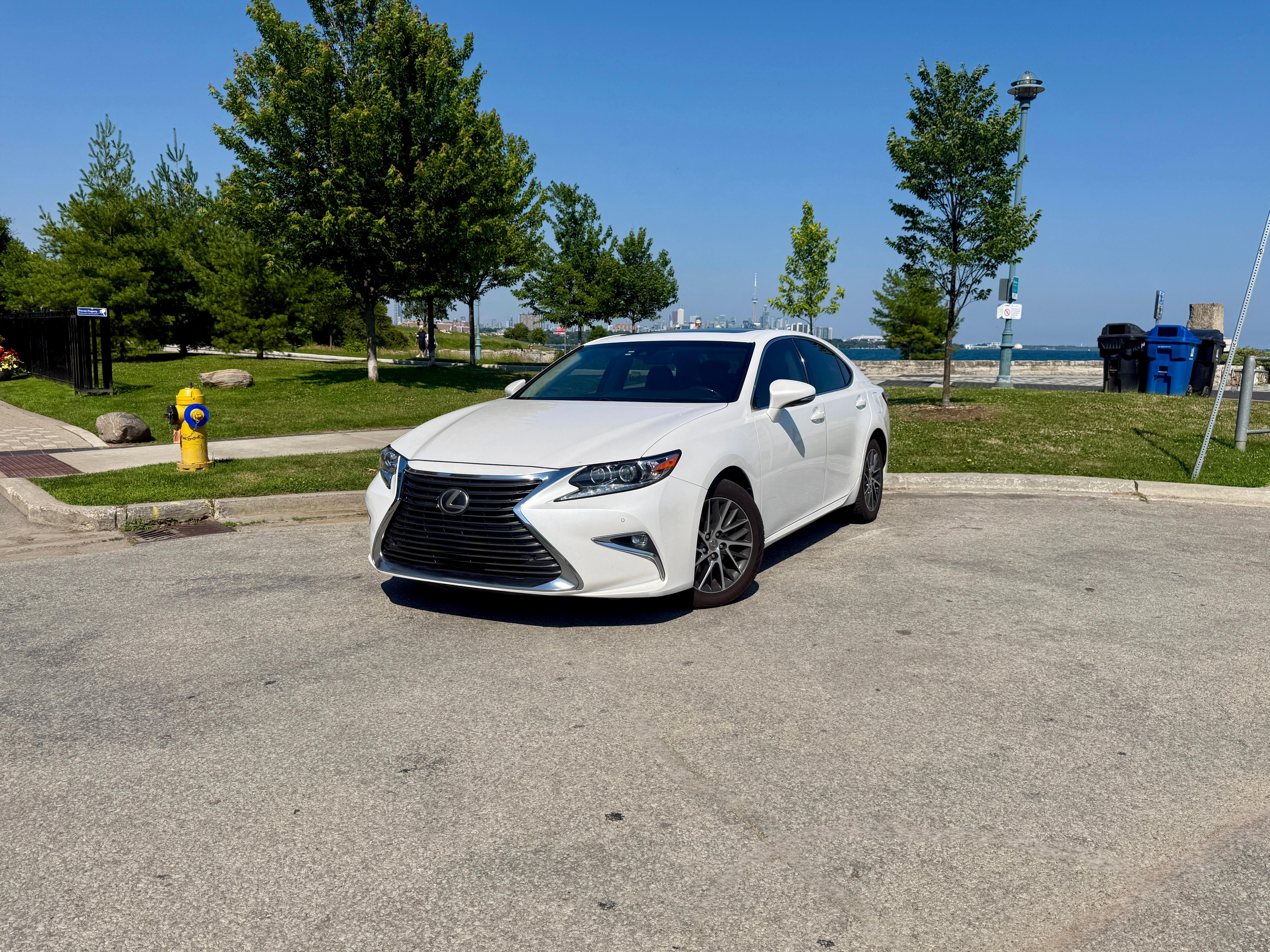 Lexus ES 2017 in Toronto, ON