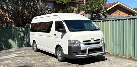 Toyota HIACE 2016
