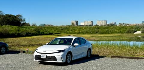 Toyota Camry Hybrid 2025