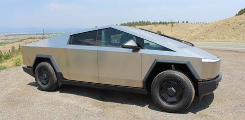 Tesla Cybertruck 2026