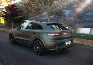 Porsche Cayenne car