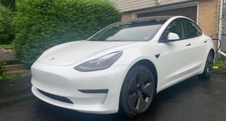 Tesla Model 3 2023 — Options de location de voitures à Lake Echo, NS