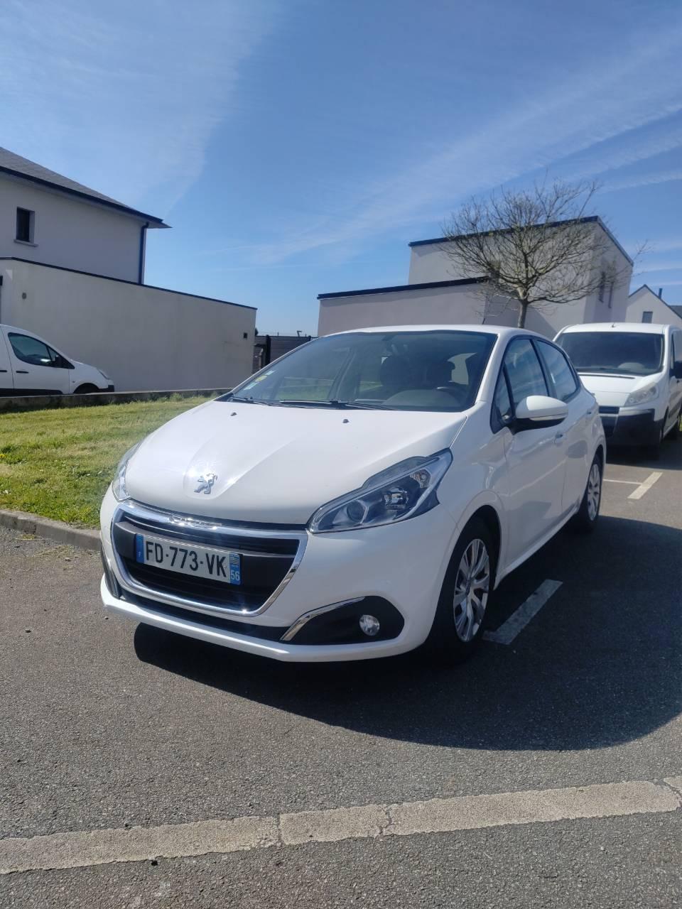 Peugeot 208 2019 à Baud