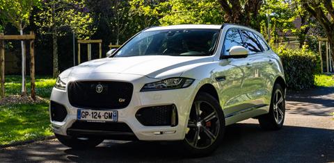 Jaguar F-PACE 2016