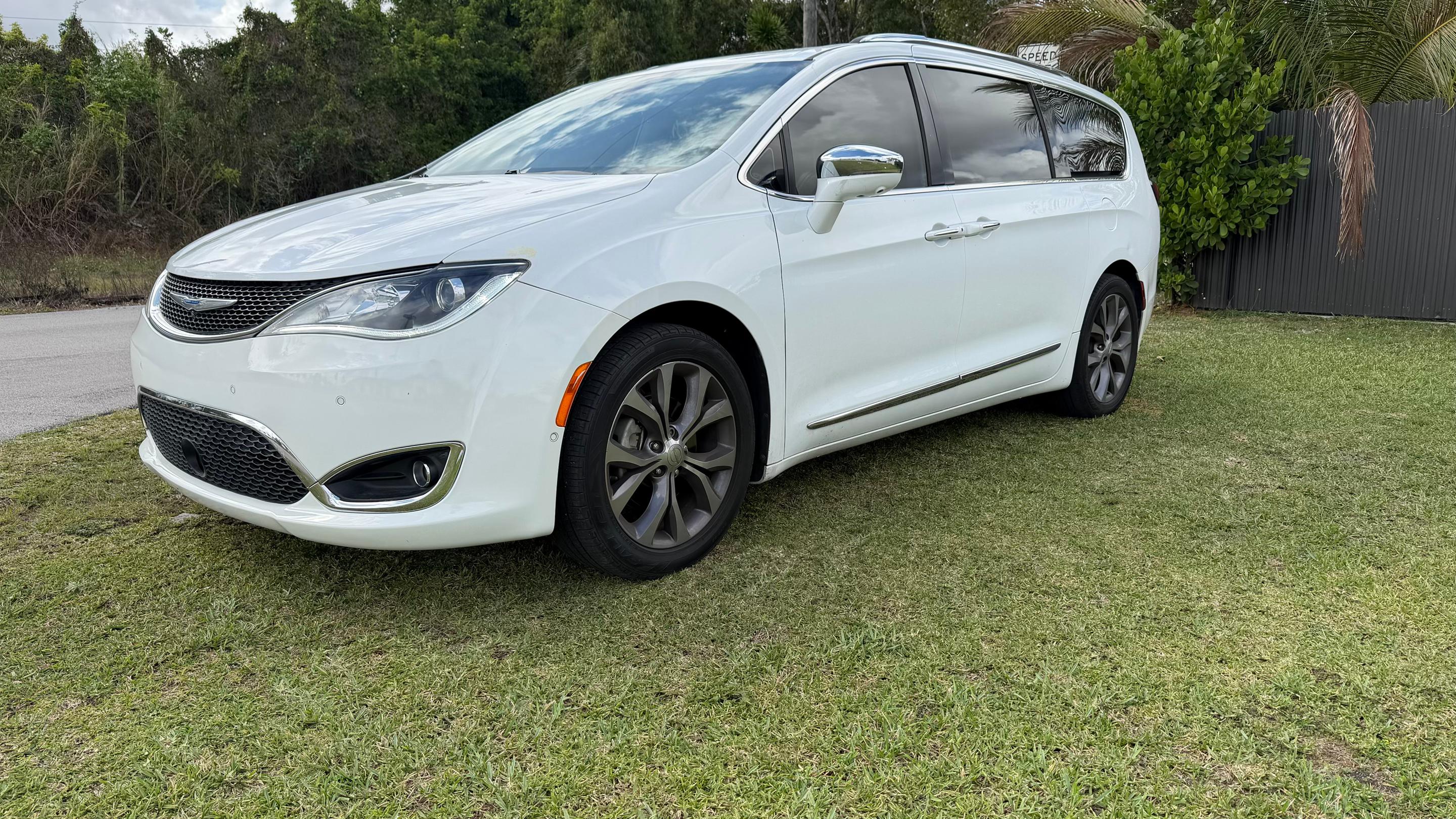 Chrysler Pacifica 2019 in Miami, FL