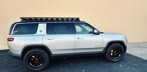 Rivian R1S 2023