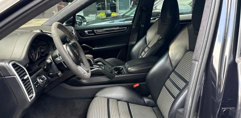 Porsche Cayenne 2021