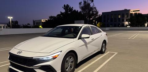 Hyundai Elantra 2024